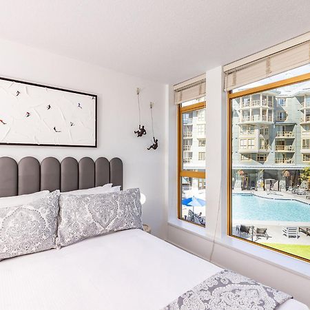 Cascade Lodge Premium Suite, With Pool & Hot Tub Whistler Exterior photo