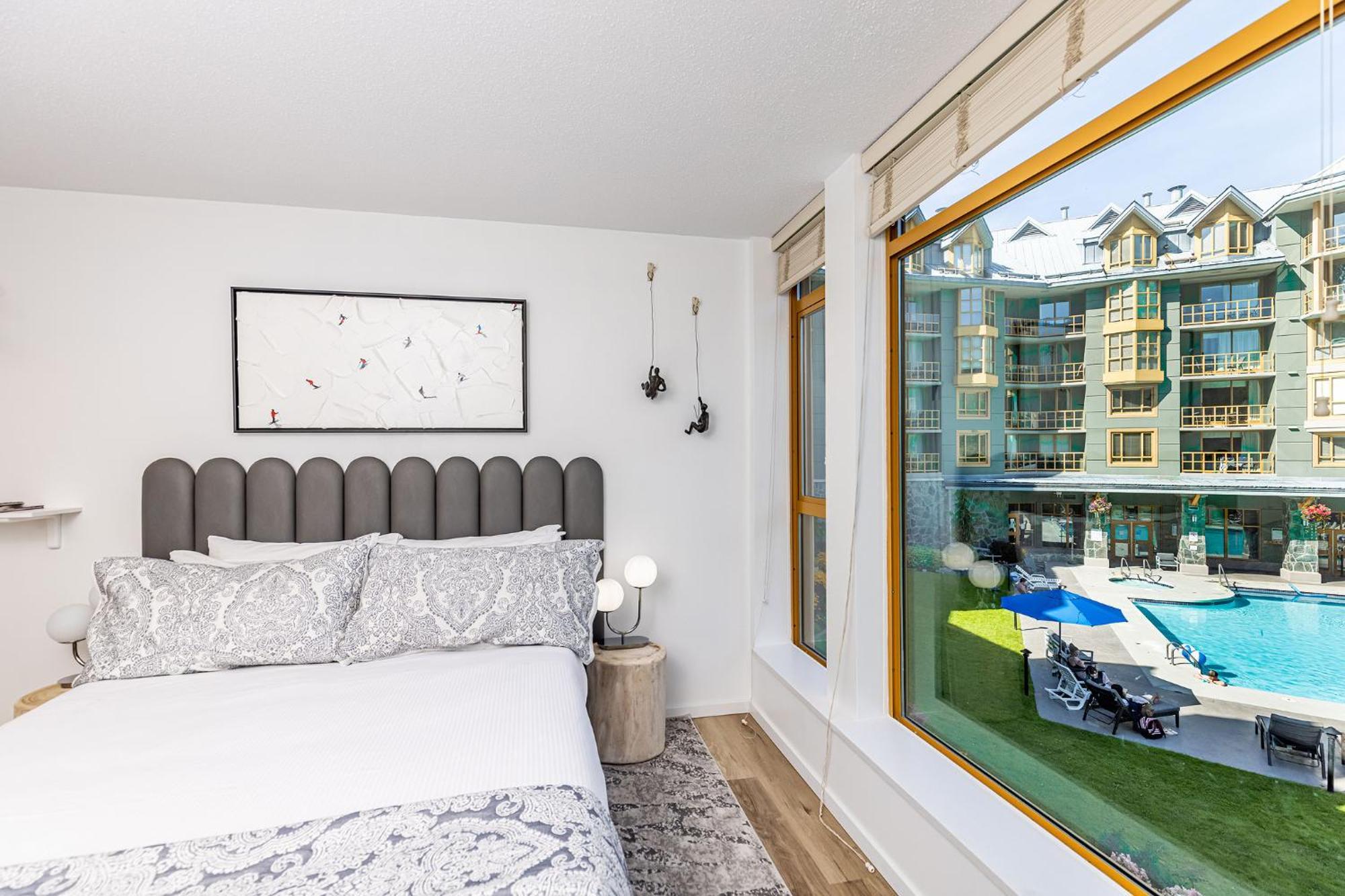 Cascade Lodge Premium Suite, With Pool & Hot Tub Whistler Exterior photo